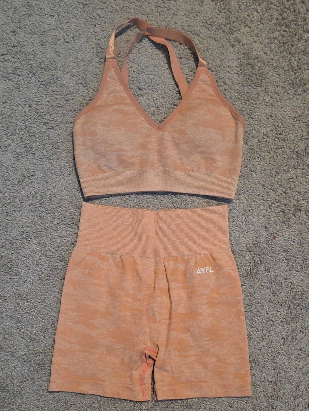 AYBL Peachy Seamless V-Neck Sports Bra & High-Waist Biker Shorts